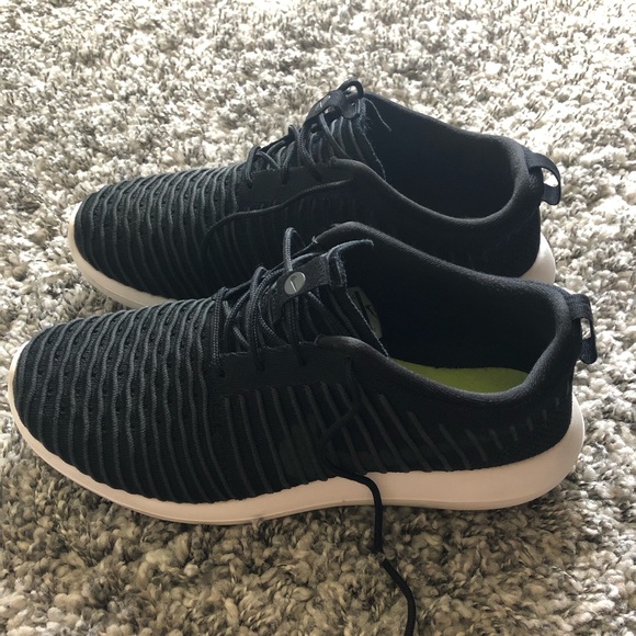 Nike Other - Nike Rosch Black/Dark gray